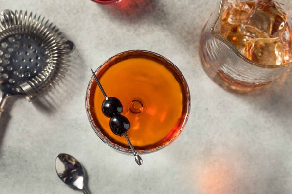 Comment choisir une robe de cocktail adaptée à une réception en jardin ?